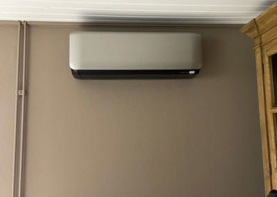 Pose d'une clim à l'intérieur en Wallonie